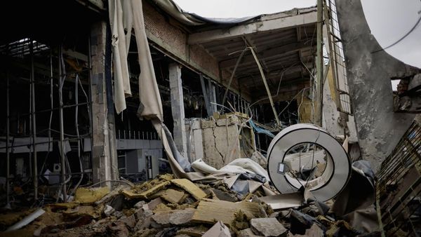 Hancur Gegara Perang, Begini Kondisi Bandara di Ukraina