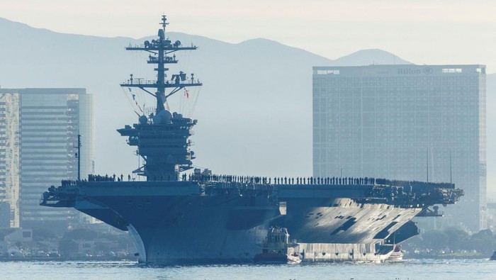 Drone Iran Terbakar Kapal Induk USS Abraham Lincoln