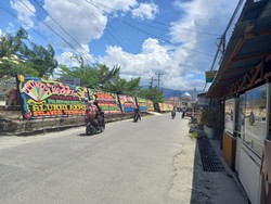 Rumah Duka Brimob Gugur Saat Amankan Demo 11 April Dipenuhi Karangan Bunga