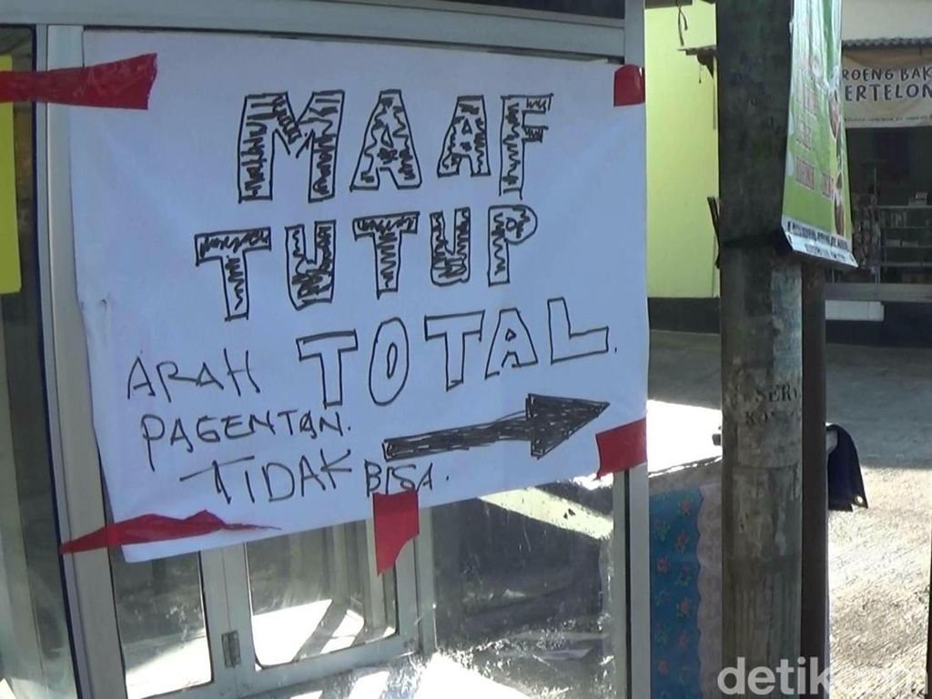 Jalur Alternatif Banjarnegara-Dieng via Plipiran Ditutup Gegara Longsor Jalur Alternatif Banjarnegara-Dieng via Plipiran Ditutup Gegara Longsor