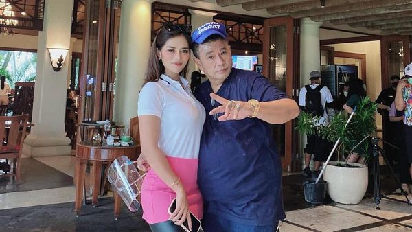 Aspri Hotman Paris Ini Digaji 2 Digit, Salah Satu Tugasnya Lap Keringat