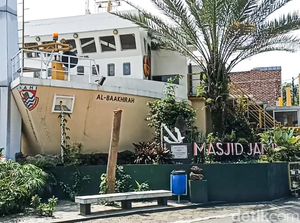 Unik! Ada Masjid di Cimahi Berbentuk Kapal Laut