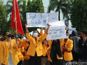 Massa Demo Mahasiswa di Kudus: Jegal 3 Periode!