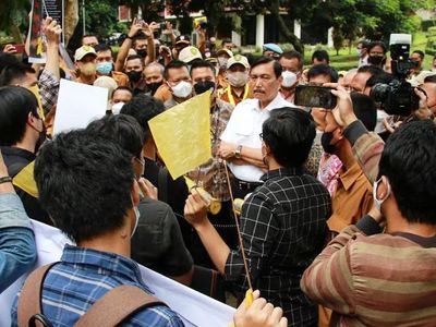 Momen Debat Luhut vs Mahasiswa UI soal Big Data