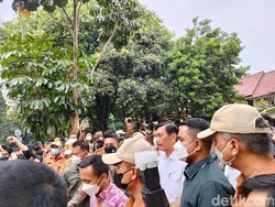 Luhut Hampiri Mahasiswa yang Demo di UI, Begini Debatnya soal Big Data