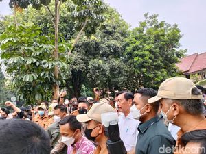 Luhut Hampiri Mahasiswa yang Demo di UI, Begini Debatnya soal Big Data Luhut Hampiri Mahasiswa yang Demo di UI, Begini Debatnya soal Big Data
