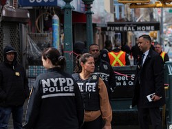 10 Orang Tertembak di Stasiun Kereta New York, Pelaku Diburu