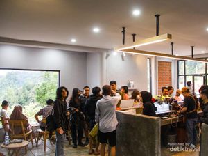 Ngabuburit di Ketinggian 1.500 Mdpl, Khayangan Eatery