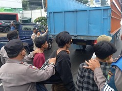 Polisi Tangerang Ancam Persulit Buat SKCK bagi Pelajar yang Kembali Ikut Demo