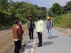 Pemkab Garut Pakai Lapen untuk Kebut Perbaikan Jalan Jelang Lebaran