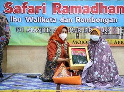 Walkot Mojokerto Beri Dana Hibah Rp 100 Juta untuk Pembangunan Masjid