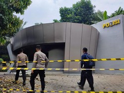 Pemkot Jakpus Bakal Perbaiki Pagar-Tanaman Rusak Imbas Demo 11 April