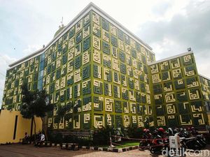Potret Kemegahan Masjid Asmaul Husna di Gading Serpong