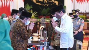 Presiden Jokowi Tunaikan Zakat ke Baznas