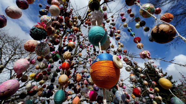 Intip Dekorasi Ribuan Telur Paskah di Taman Kanak-kanak Lithuania