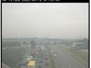 Ada Truk Patah As Roda, Lalin di Tol Tangerang Arah Jakarta Macet