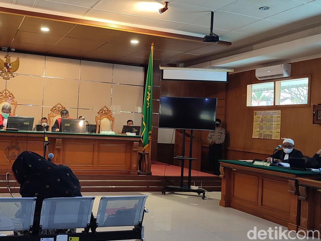 Kuasa Hukum Keroyokan Bacakan Eksepsi Habib Bahar Kuasa Hukum Keroyokan Bacakan Eksepsi Habib Bahar