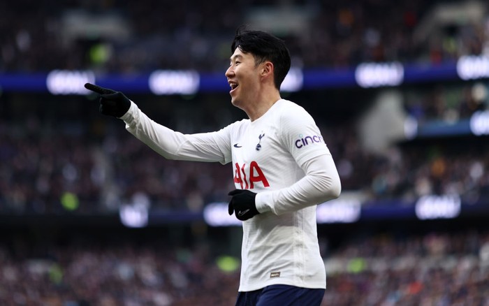 Son Heung-min LONDON, ENGLAND - APRIL 03: Heung-Min Son of Tottenham Hotspur celebrates after scoring their side's third goal during the Premier League match between Tottenham Hotspur and Newcastle United at Tottenham Hotspur Stadium on April 03, 2022 in London, England. (Photo by Ryan Pierse/Getty Images)