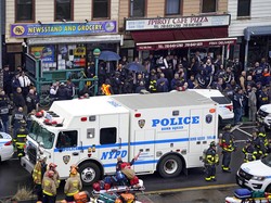 Perburuan Besar-besaran Dilakukan Usai Penembakan Massal di Brooklyn