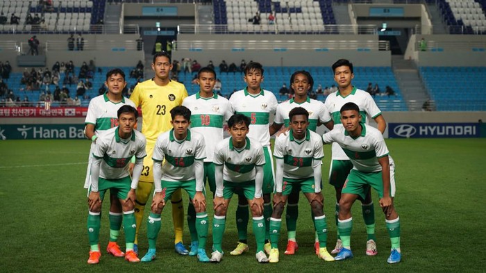 Timnas Indonesia U-19 dalam pemusatan latihan di Korea tahun 2022.