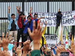 Sebelum Dipulangkan, 206 Orang Ikut Demo 11 April Disuntik Vaksin COVID-19
