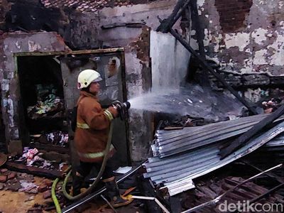 Foto-foto 8 Kios di Pasar Baru Majalaya yang Hangus Terbakar