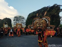 Snapshot: Aksi di Surabaya Agar Reog Segera Didaftarkan ke UNESCO