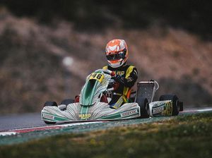 Pegokart Cilik Ini Dipecat gegara Salam Nazi di Podium Juara Pegokart Cilik Ini Dipecat gegara Salam Nazi di Podium Juara
