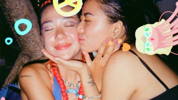 Asyik Party, Tato Rachel Vennya di Pergelangan Tangan Disorot