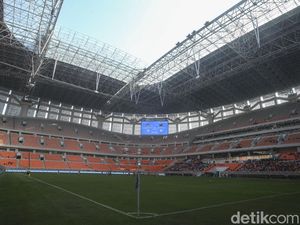 Main di JIS, Barcelona U-18 Serasa di Camp Nou Main di JIS, Barcelona U-18 Serasa di Camp Nou