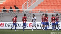 Atletico kembali menggandakan keunggulan menjadi 4-0 pada menit ke-72. Iker Luque Sierra melepaskan tendangan keras dari luar kotak penalti.