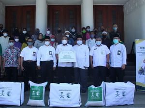 Warga Bandung Dapat Kiriman Bantuan dari Raja Salman