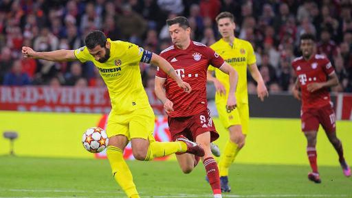 Bayern Munich vs Villarreal di babak pertama. (Foto: AFP/JOSE JORDAN)