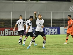 Geliat Transfer Pemain Persib Bandung: 3 Datang, 9 Hengkang