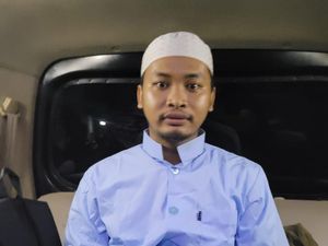 Polisi Dalami Keberadaan Tersangka Pemukul Ade Armando di Ponpes Serpong Polisi Dalami Keberadaan Tersangka Pemukul Ade Armando di Ponpes Serpong
