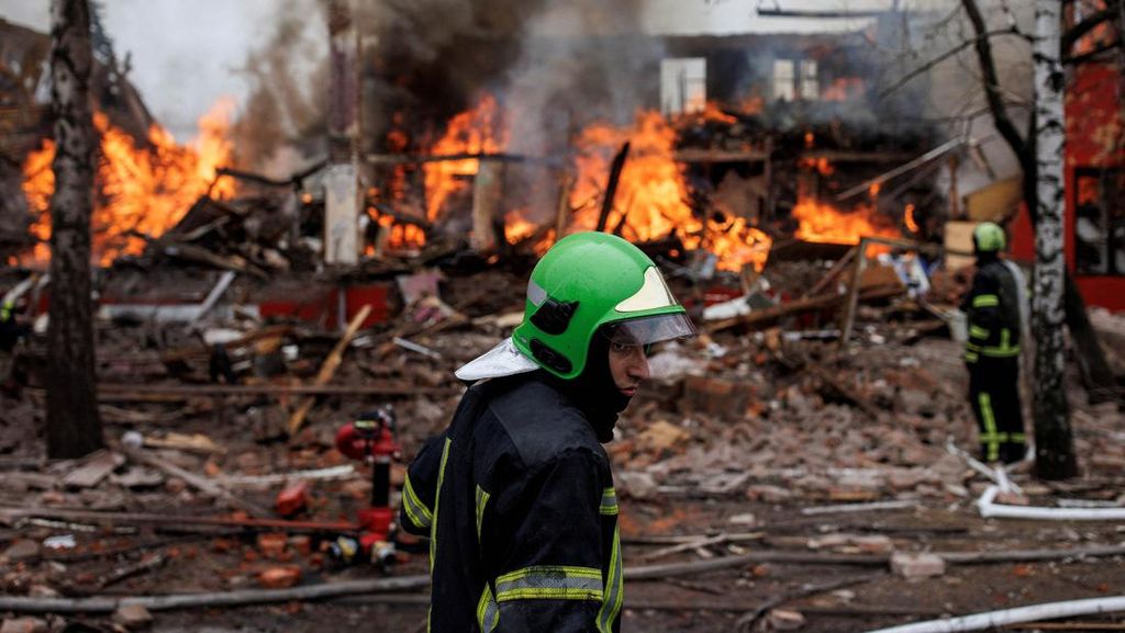 Dirudal Rusia, Kharkiv Ukraina Masih Membara Dirudal Rusia, Kharkiv Ukraina Masih Membara