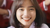 8 Pesona Fuji saat Syuting Film Perdana, Cantik & Imut Pakai Seragam Sekolah