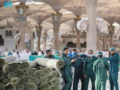 Potret Karpet Istimewa di Masjidil Haram dan Masjid Nabawi