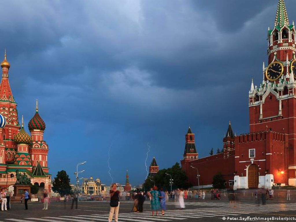 Kremlin: Antara Kekuasaan, Tirani dan Mitos