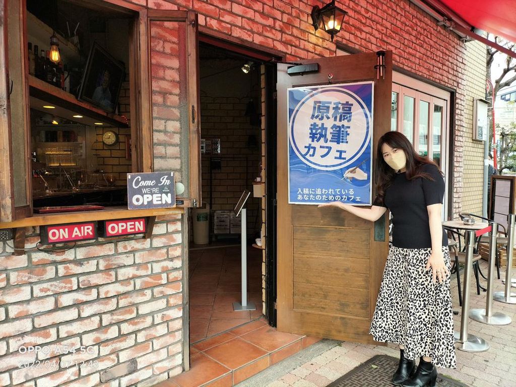 Ini Kafe di Jepang Khusus untuk Penulis Pengejar Deadline
