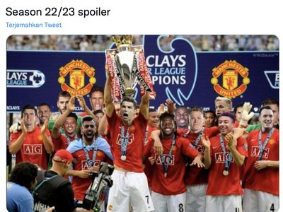 Meme Penuh Harap Fans ke Ten Hag Bisa MU Buka Puasa Gelar