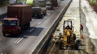 Penampakan Terkini Pelebaran Jalan Tol Jakarta-Cikampek