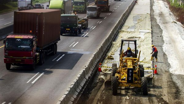 Penampakan Terkini Pelebaran Jalan Tol Jakarta-Cikampek