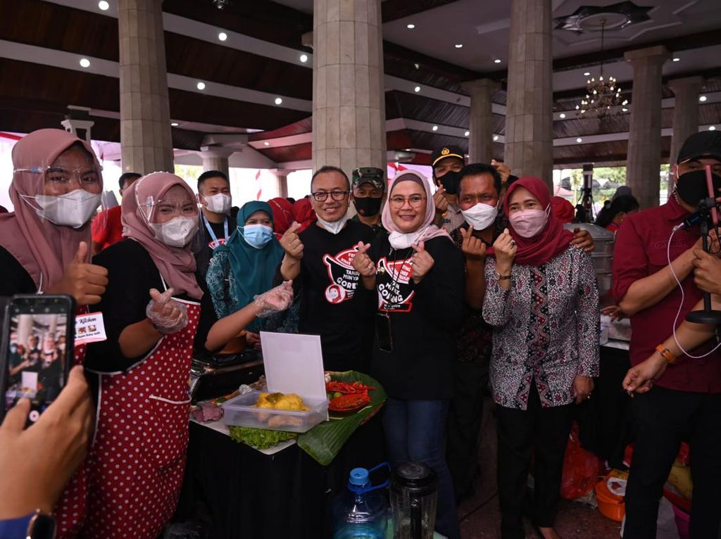 Pemkab Indramayu Gelar Festival Kuliner Olahan Makanan Tanpa Minyak Pemkab Indramayu Gelar Festival Kuliner Olahan Makanan Tanpa Minyak