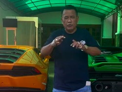 Yang Nyinyir Minggir Dulu! Hotman Paris Lagi Holiday di Bali