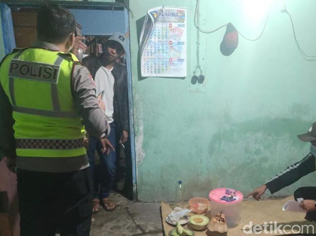 Satu Keluarga Keracunan di Jombang, Polisi Akan Periksa Penjual Daging Ayam