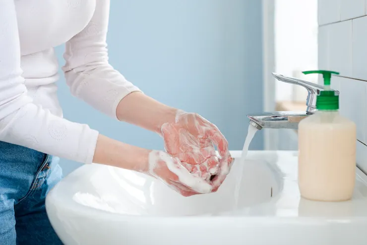 Pastikan tangan selalu bersih sebelum digunakan.