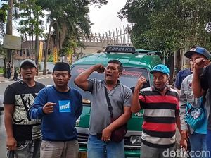 Sopir Angkot Tolak Pengoperasian Bus TMP di Soreang Bandung