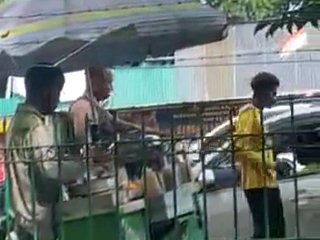 Viral Penjual Cilok di Timika Diduga Dianiaya Oknum Polisi