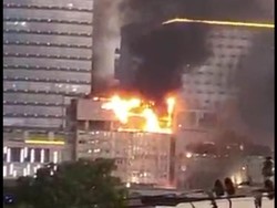 Tunjungan Plaza 5 Surabaya Terbakar, Penjaga Store: Di Dalam Full Asap